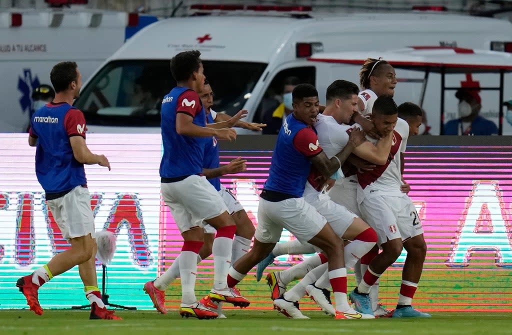 MUNDIAL COLOMBIA-PERÚ (AP)