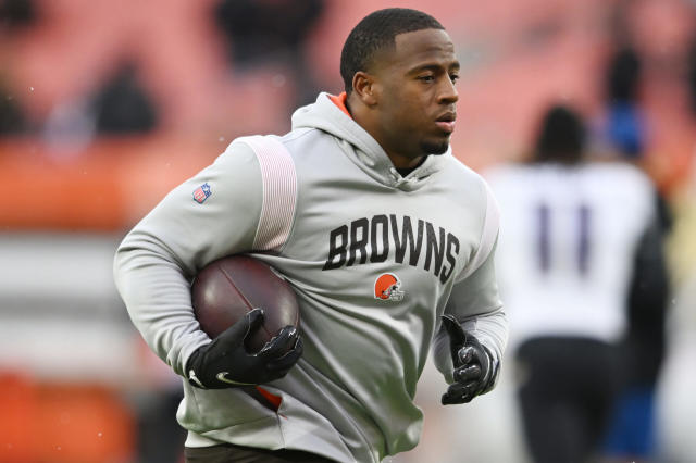Browns' Nick Chubb throws support behind Giants' Saquon Barkley