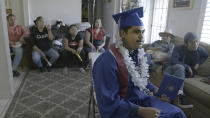 En esta imagen difundida por el Instituto Sundance, una escena del documental "Homeroom", que se exhibe en competencia en el Festival de Cine de Sundance 2021. (Sean Havey/Sundance Institute vía AP)