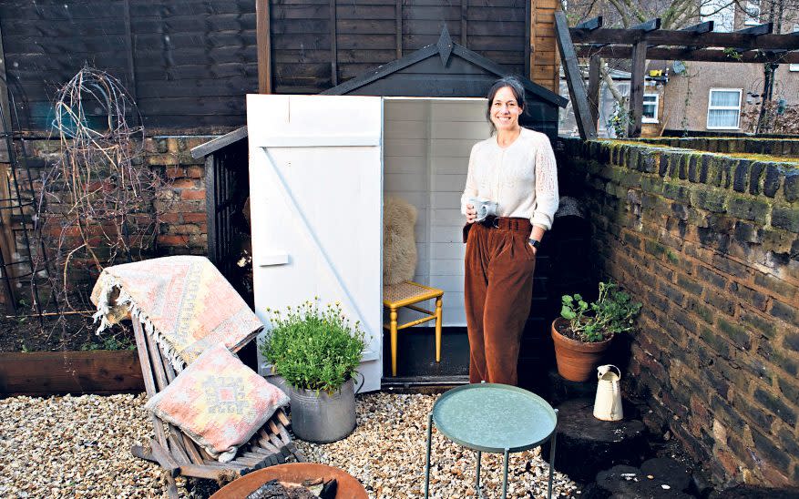 A Room of one’s own: Jessica Salter and a tiny shed - Rii Schroer