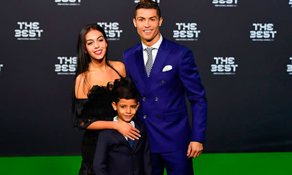 cristiano-red-carpert-georgina