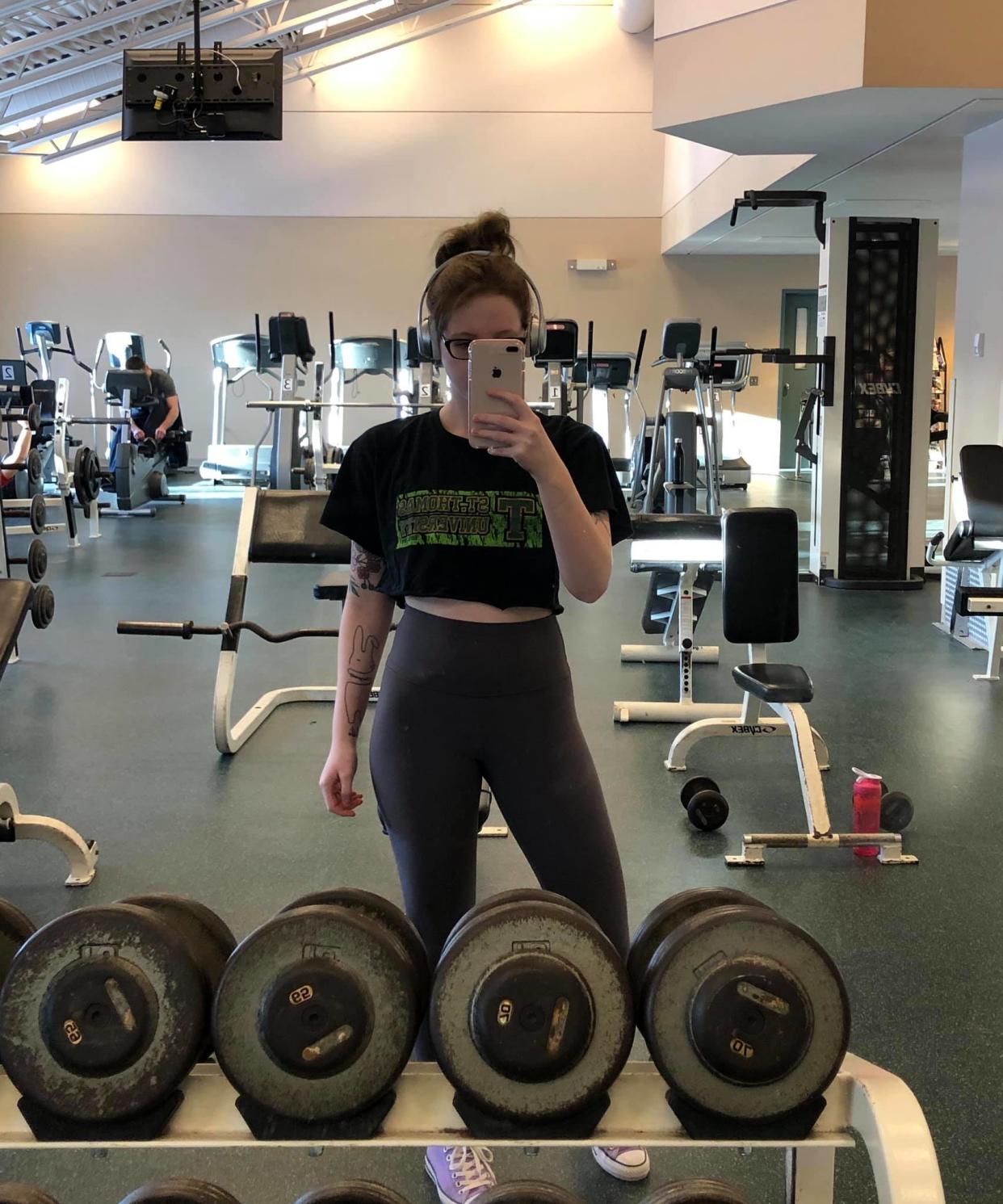 Canadian college student MacKenzie Parsons says she was dress-coded for her crop top at the St. Thomas University gym. (Photo: Facebook/MacKenzie Parsons)