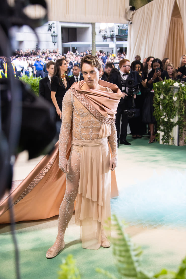 The 2024 Met Gala: “Sleeping Beauties: Reawakening Fashion” – Arrivals