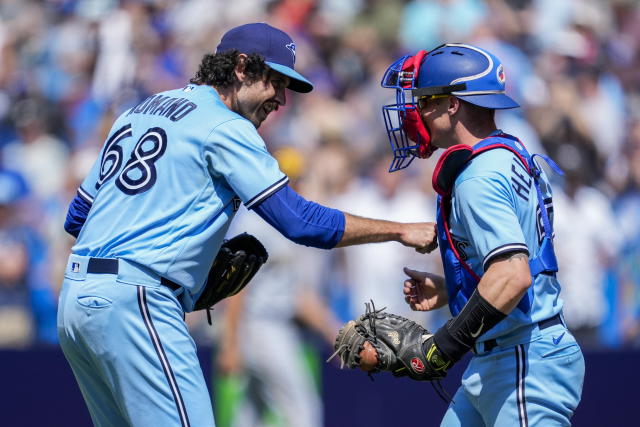 Gausman strikes out 11, Bichette and Chapman HR, Blue Jays beat Brewers 3-1