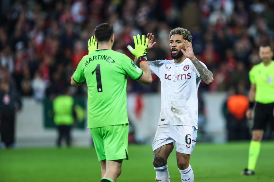 El Aston Villa fue el único equipo ingñes en avanzar esta semana, aunque lo hicieron en la aún incipiente Conference League. (Foto: Ibrahim Ezzat/NurPhoto via Getty Images)