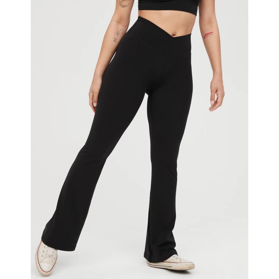 42) OFFLINE By Aerie Real Me High Waisted Crossover Flare Legging