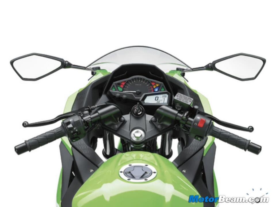 The old Ninja 250R suffered from a very basic console but Kawasaki has now re-designed it completely to offer a very impressive looking instrument cluster. There is a digital speedometer, clock and odometer, while a large analogue tachometer is surrounded by warning lights all around.
