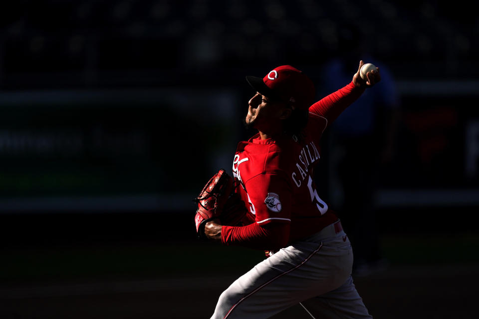 Cincinnati Reds starting pitcher Luis Castillo throws during the fourth inning of game one of a baseball double-header against the Kansas City Royals Wednesday, Aug. 19, 2020, in Kansas City, Mo. (AP Photo/Charlie Riedel)