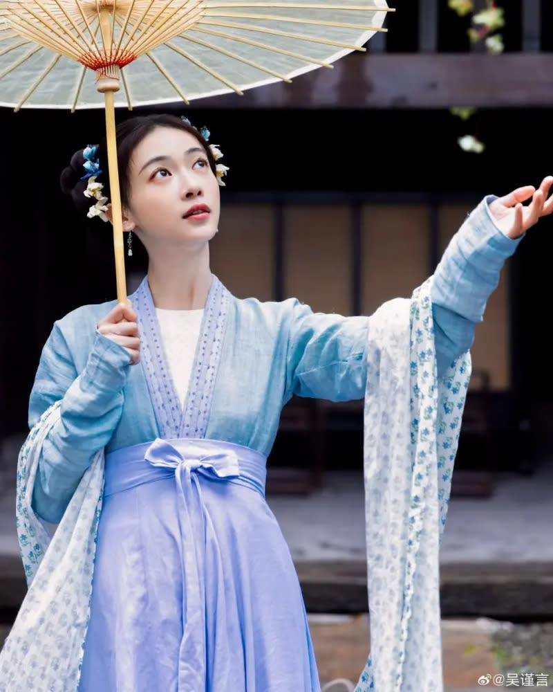 ▲吳謹言在新劇《墨雨雲間》中飾演「京城第一美女」薛芳菲。（翻攝自吳謹言微博）