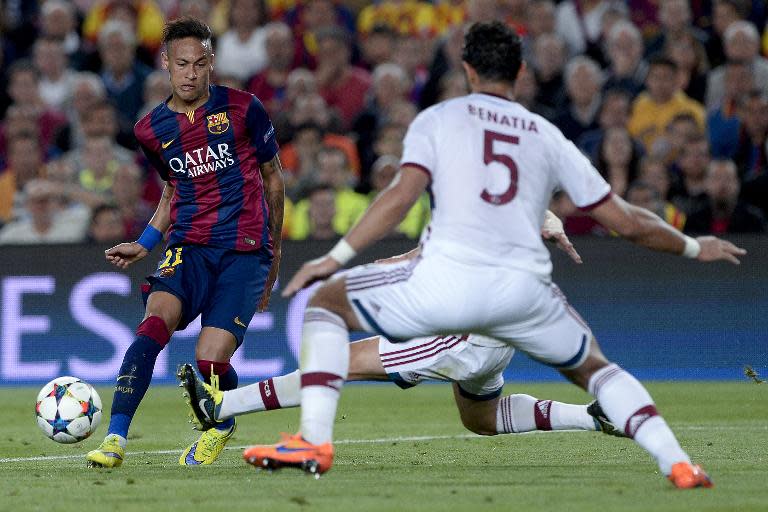 Barcelona's Neymar (L) and Bayern Munich's Medhi Benatia during their Champions League match at Camp Nou stadium on May 6, 2015