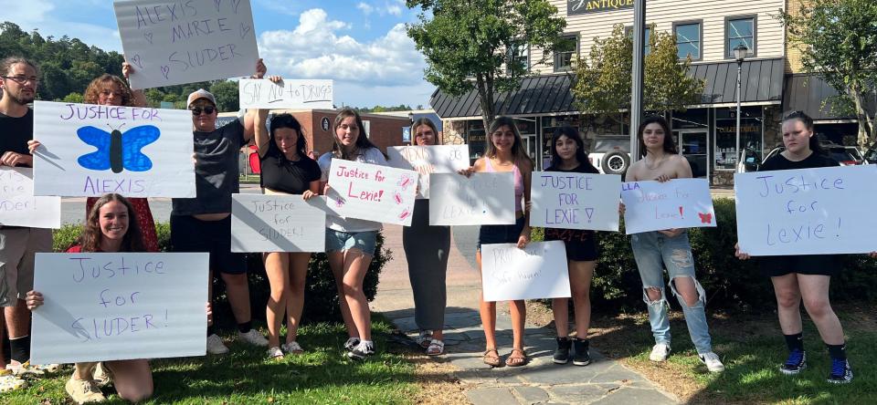 Friends and family of Alexis Sluder hold a stand-in to mark the one-year anniversary of the teen's death. (PHOTO: Paige Reid)