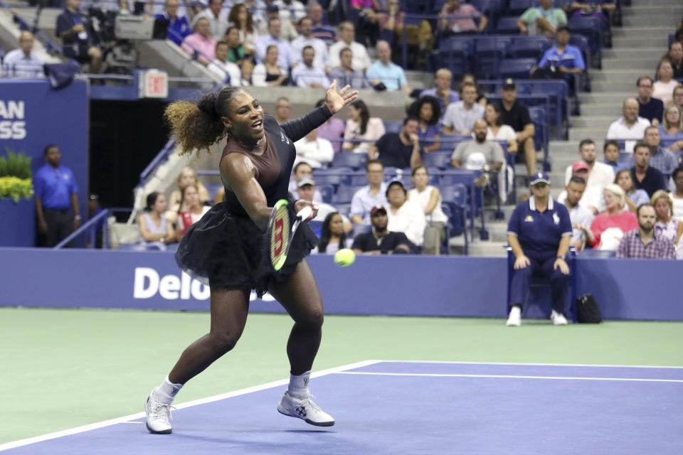 Serena Williams in einem Tutu von Designer Virgil Abloh. (Bild: AP Photo)