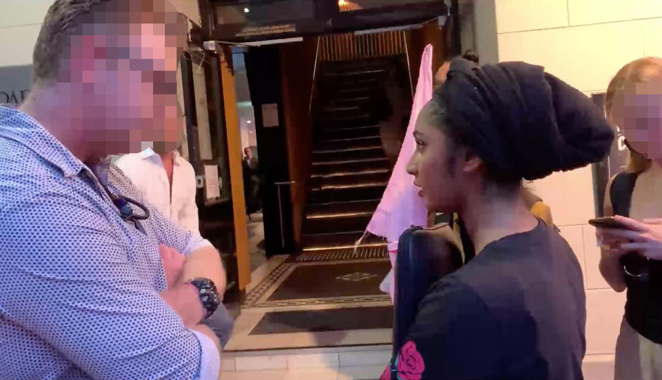 Muslim woman confronts staff at nightclub after being asked to take off her hijab. Source: 5Why