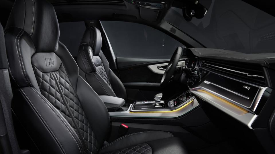 2024 audi q8 interior