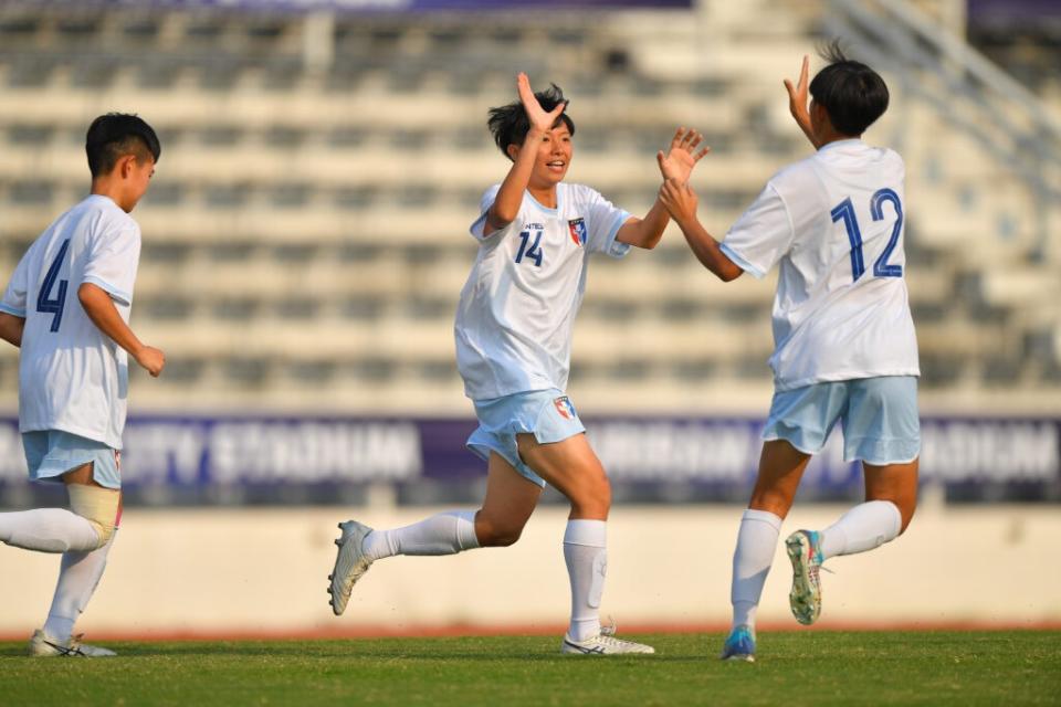 中華U20楊小娟對烏茲別克友誼賽率先進球。（圖：中華足協提供）