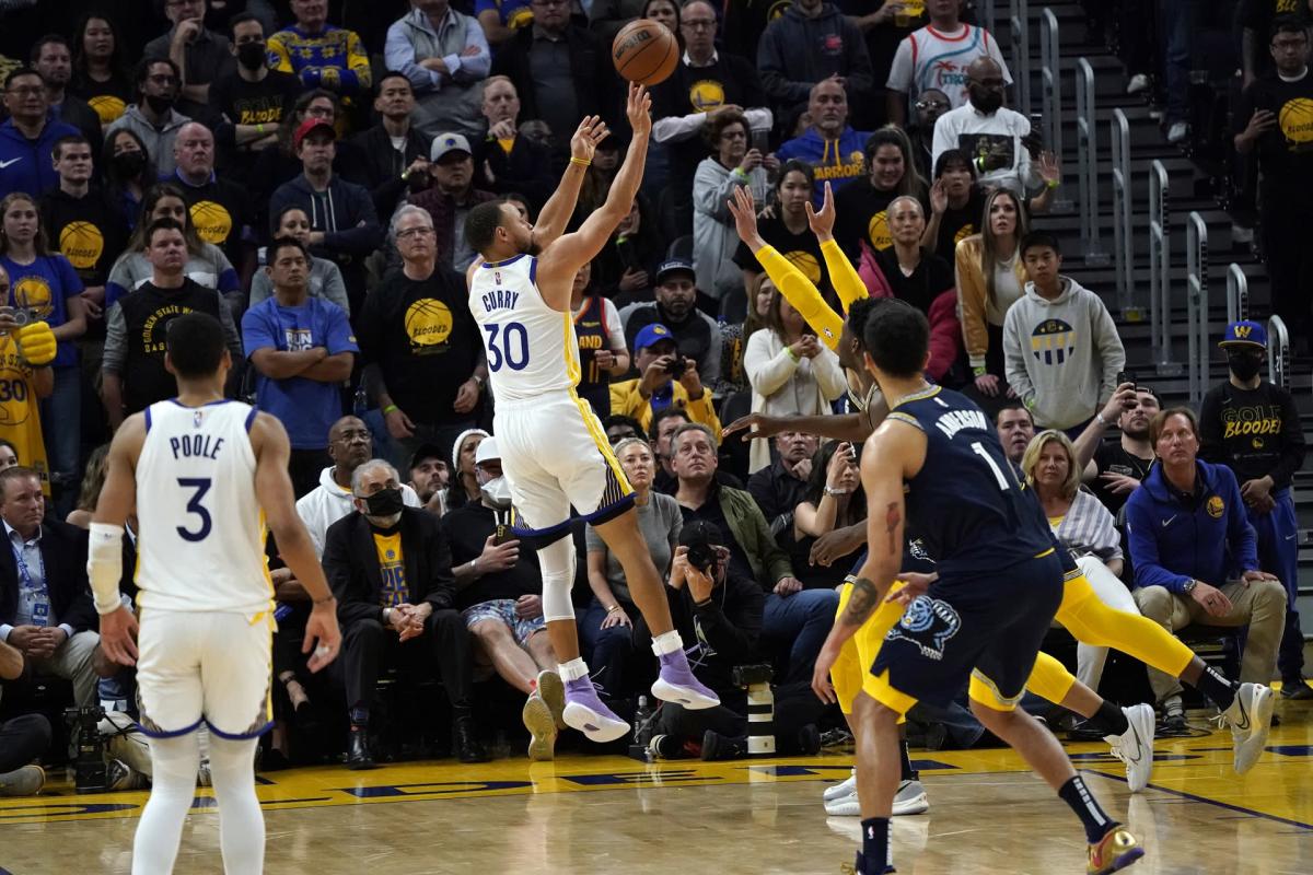 101-98: Curry wakes up on time and leaves the Grizzlies on the brink