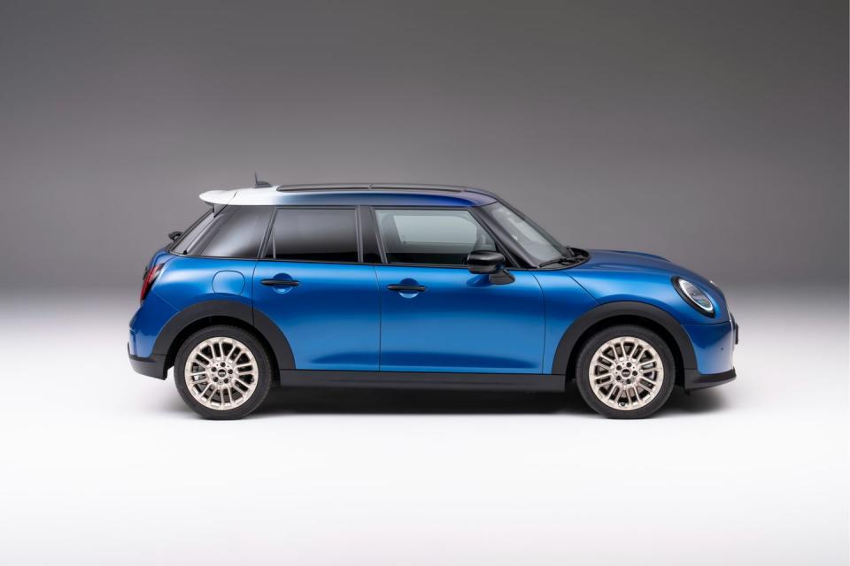 2025 mini cooper 4 door