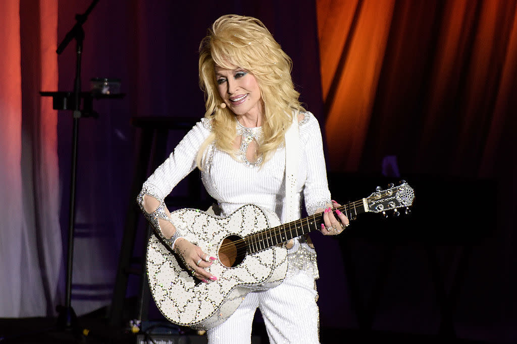 HIGHLAND PARK, IL - AUGUST 07:  Dolly Parton performs during the Pure & Simple tour on August 7, 2016 in Chicago, Illinois.  (Photo by Daniel Boczarski/Getty Images)