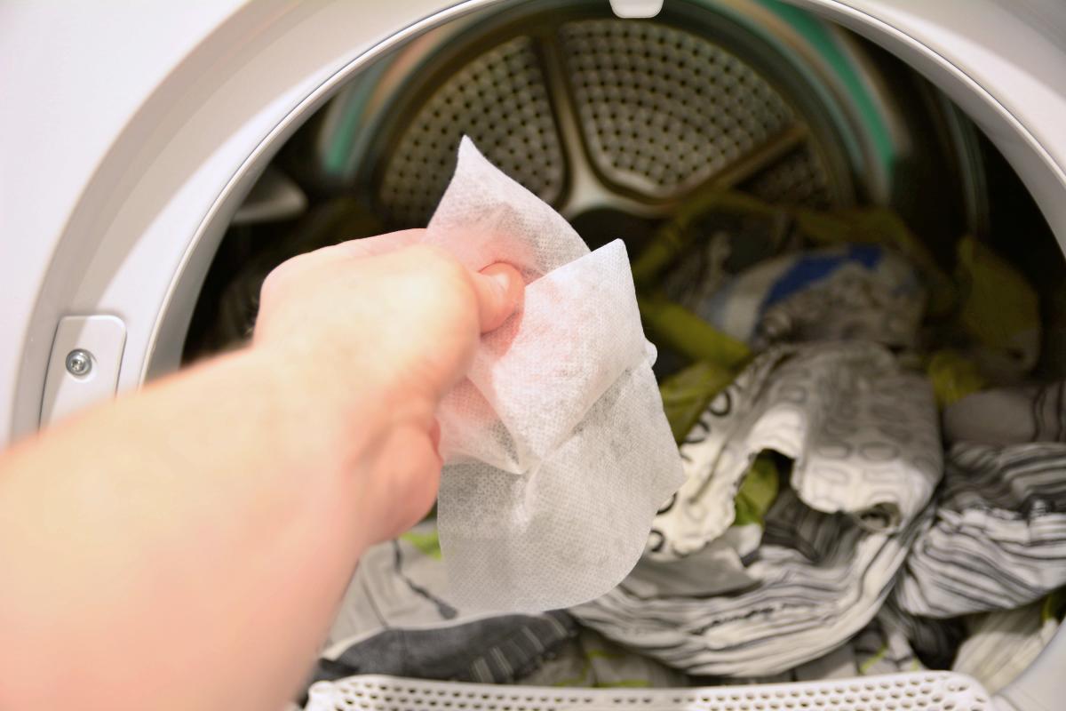 Como organizar las toallitas aromatizantes para la secadora de ropa 