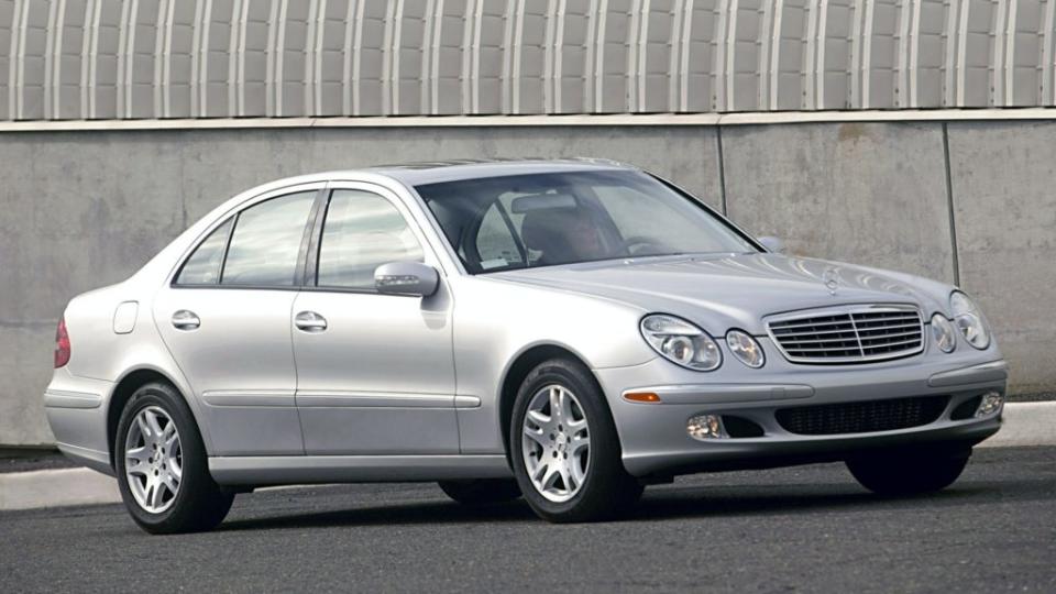 乃哥曾經擁有M-Benz E-Class，這款車是品牌旗下相當受歡迎的中大型房車。(圖片來源/ M-Benz)
