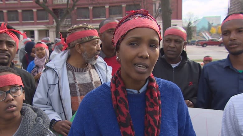 Winnipeg's Somali community holds vigil for Mogadishu bombing victims