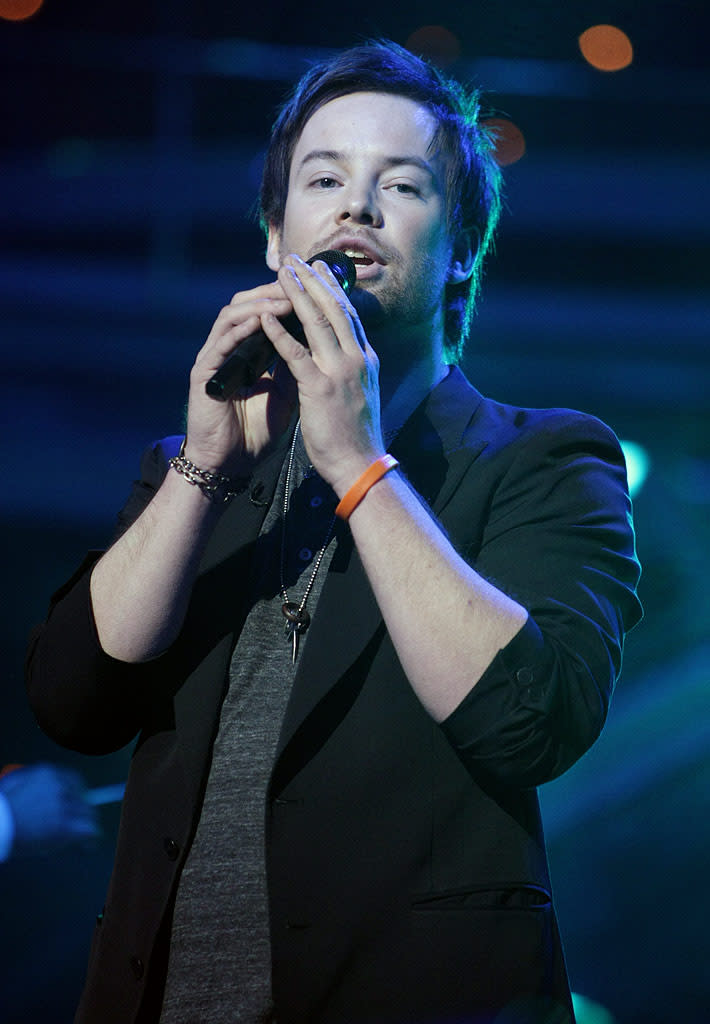 David Cook performs as one of the top 6 on the 7th season of American Idol.
