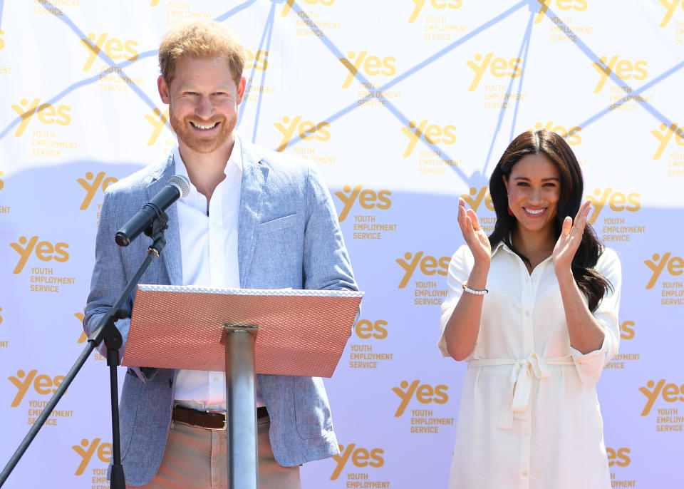 JOHANNESBURG, SOUTH AFRICA - OCTOBER 02: Prince Harry, Duke of Sussex and Meghan, Duchess of Sussex visit Tembisa township to learn about Youth Employment Services (YES) on October 2, 2019 in Johannesburg, South Africa. The Duke and Duchess of Sussex are on an official visit to South Africa. (Photo by Facundo Arrizabalaga - Pool/Getty Images)