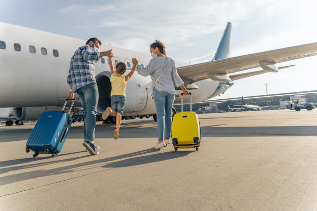 Voyage en avion : 5 accessoires validés par des experts