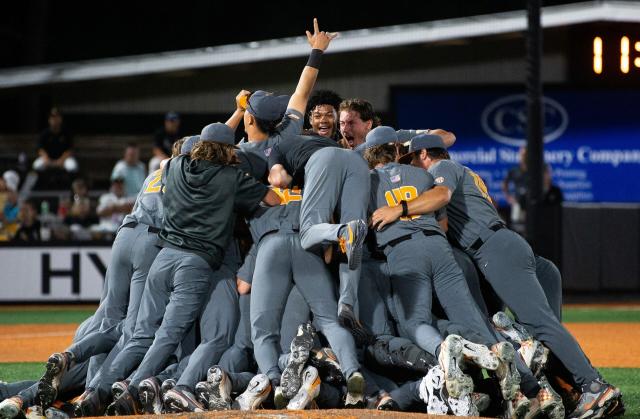 Tennessee reaches Omaha, College World Series for sixth time, Baseball