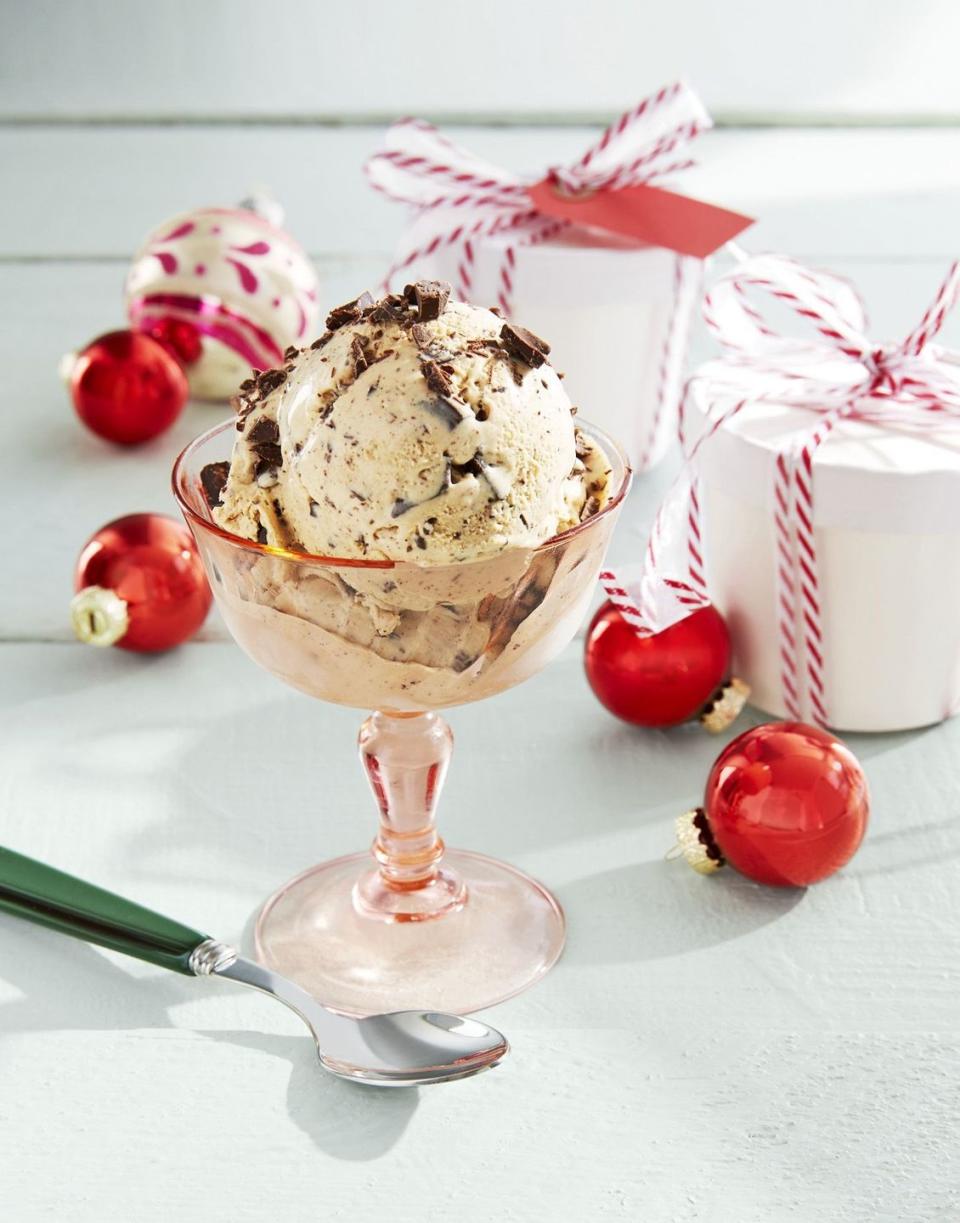 Gingerbread-Chocolate Chunk No-Churn Ice Cream