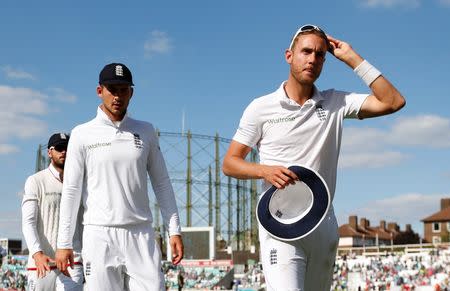 Britain Cricket - England v Pakistan - Fourth Test - Kia Oval - 14/8/16 England's Alex Hales and Stuart Broad walk off the pitch at the end of the match Action Images via Reuters / Paul Childs