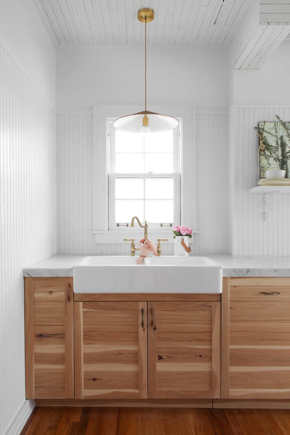 Modern Meets Rustic In These Perfectly Balanced Farmhouse Kitchens