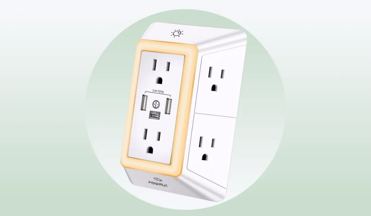 Gracias a la luz nocturna incorporada, podrás reservar uno de esos enchufes del multicontacto para conectar más dispositivos. (Foto: Amazon)