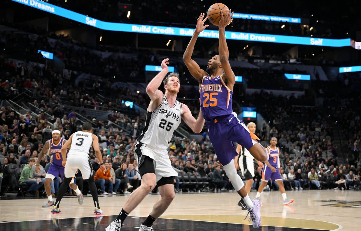 SUNS-SPURS (AP)