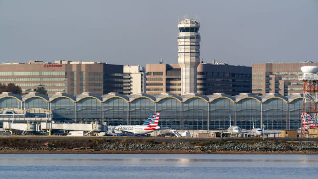 'Narrowly avoided crash' at DC-area airport sparks FAA investigation