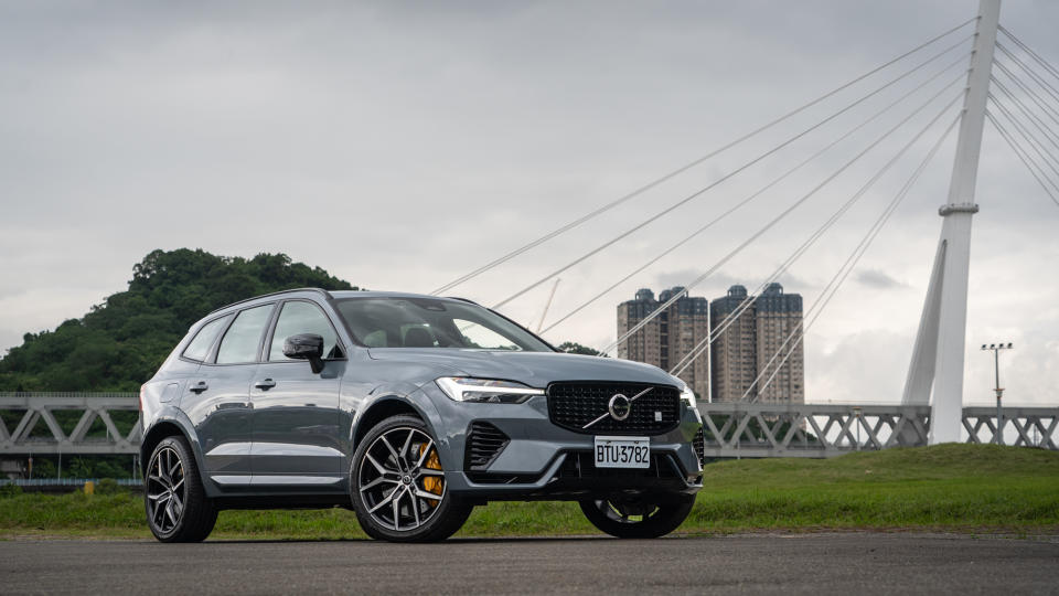 Volvo XC60 Recharge Polestar T8 全能身手，讓你當個無視選擇困難的大人！