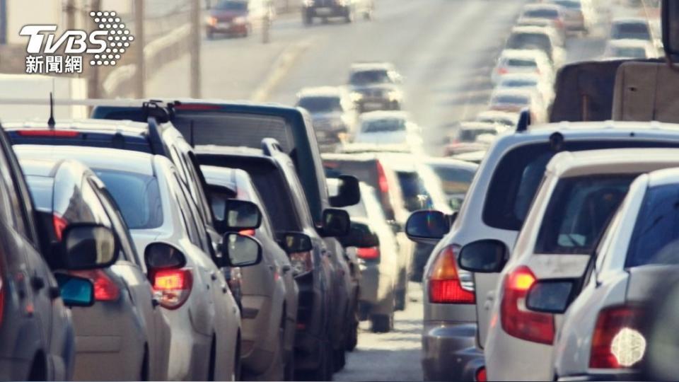 有許多人因為不想塞車，情願留在台北過年。（示意圖／shutterstock達志影像）  