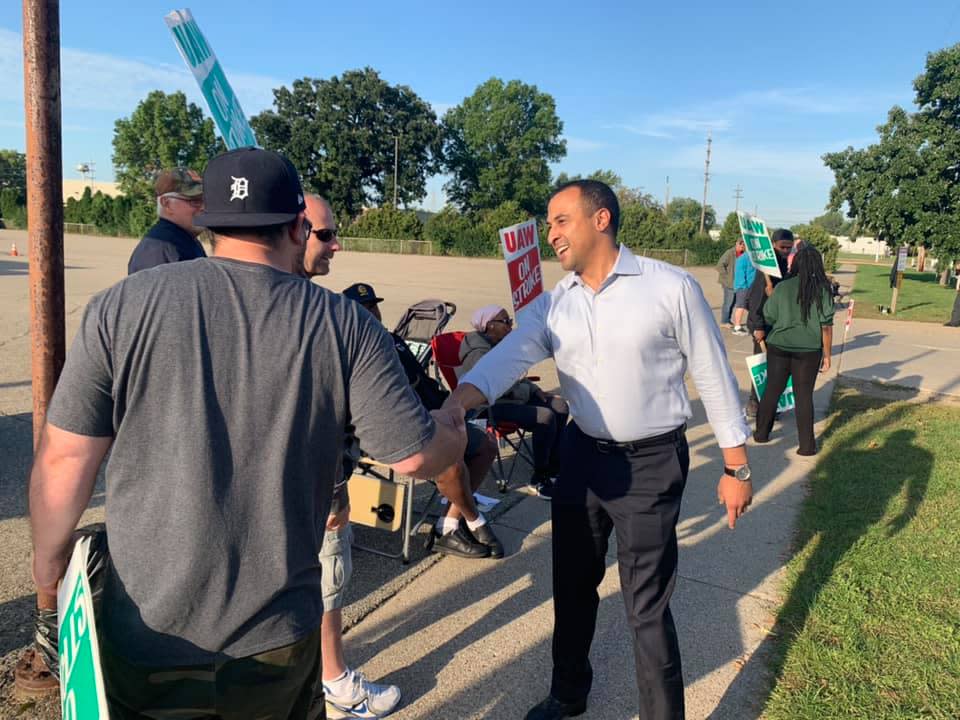 Nick Colvin speaks to United Auto Workers on strike in September. (Photo: Colvin campaign via Facebook)