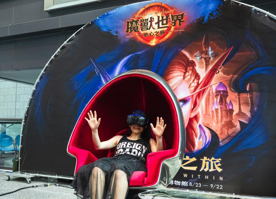 暴雪娛樂特別與德國科隆gamescom 2024同步，在科工館打造《魔獸世界》VR虛擬實境體驗，讓玩家身歷其境潛入遊戲世界中（來源：動視暴雪官方提供）