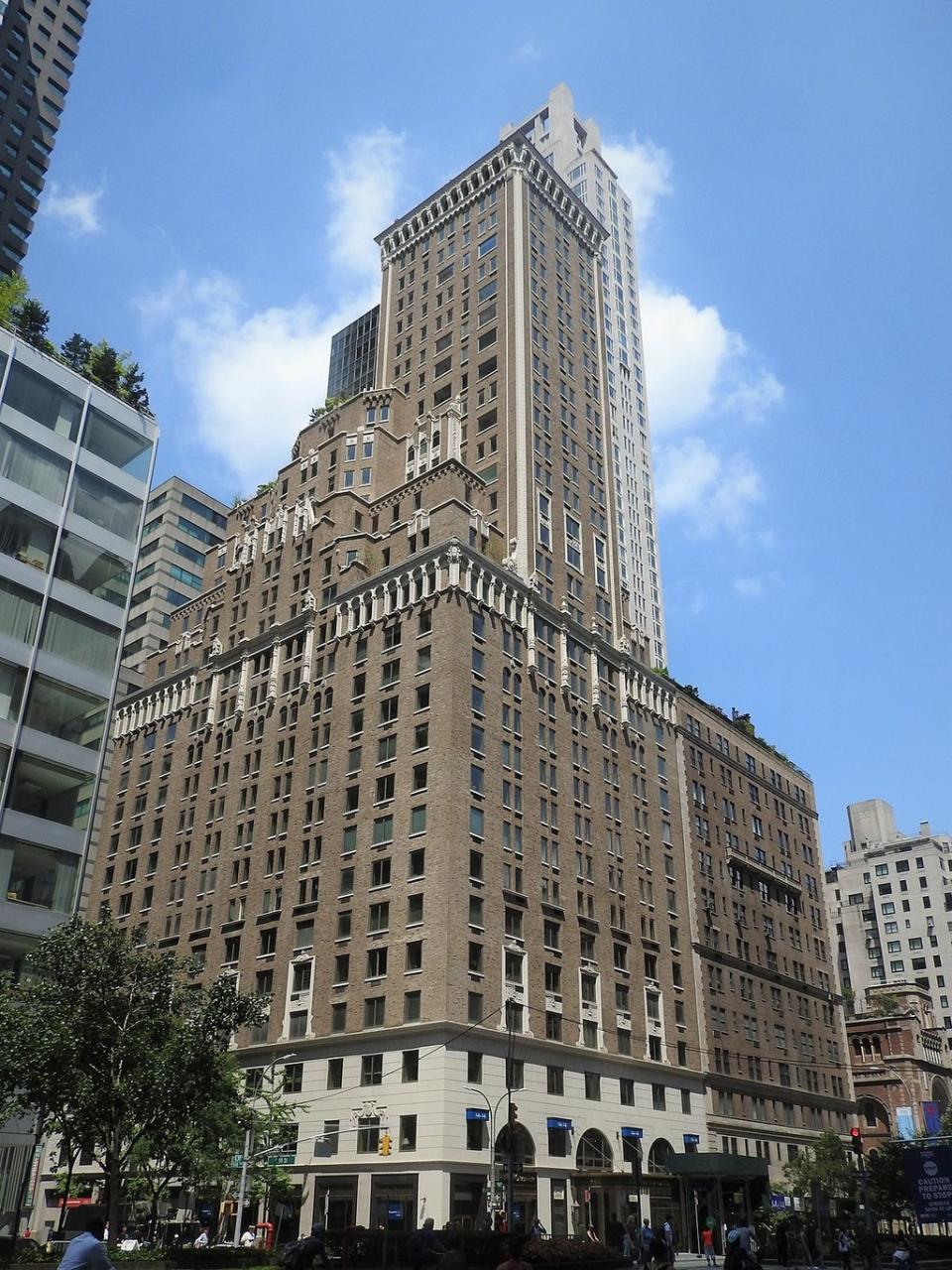 The Trump Park Avenue building in New York City (Wikimedia Commons)