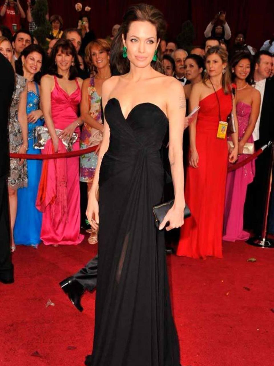 <p>Angelina Jolie arrives at the 81st Academy Awards, February 2009 in Hollywood</p>