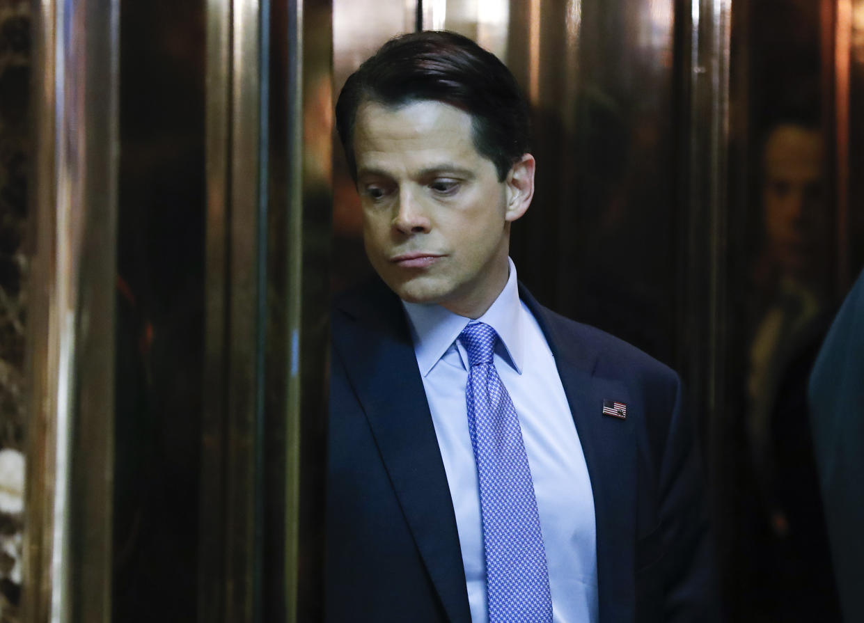 Anthony Scaramucci im Fahrstuhl des Trump Tower (Bild: AP Photo/Carolyn Kaster)