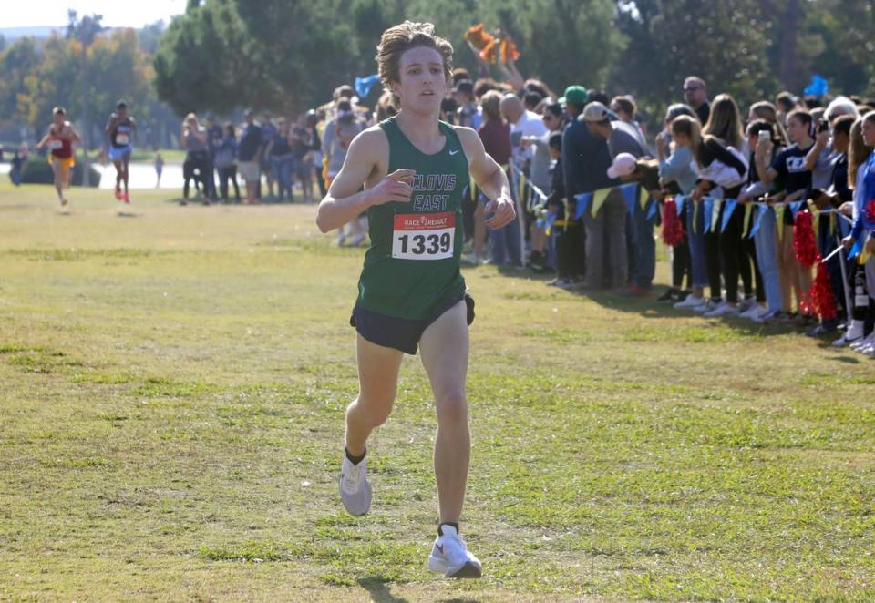 Clovis East senior Carter Spradling won the TRAC cross country championships at Woodward Park on Nov. 9, 2023 with a time of 15:25.42. JUAN ESPARZA LOERA/jesparza@vidaenelvalle.com