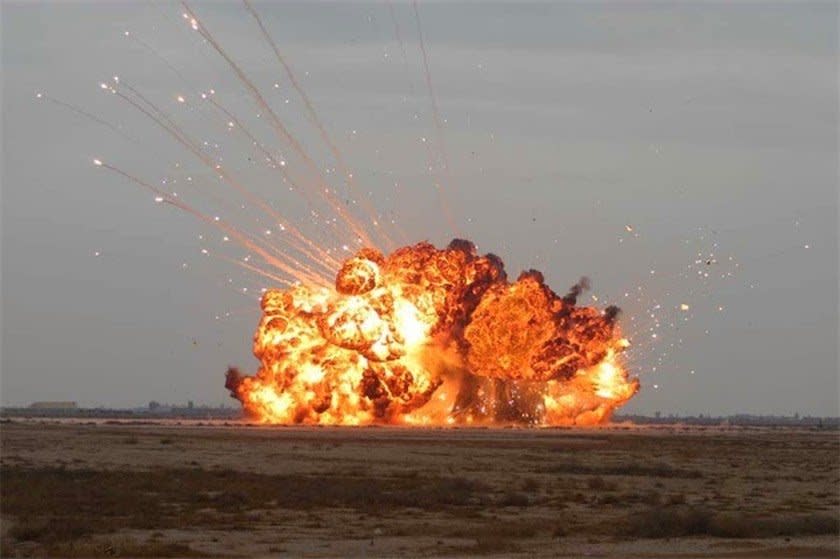 EXPLOSION FOAB russia father of all bombs thermobaric detonation