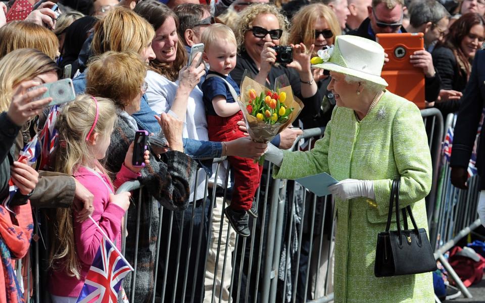 Discrete signals and Clarins lipstick: the secrets of The Queen's handbag revealed