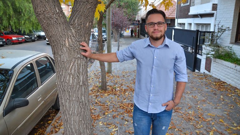 Winsdian Albarrán, estudiante venezolano, en Neuquén, Argentina. (La Mañana)