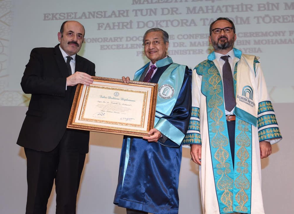 Tun Dr Mahathir Mohamad is conferred an honorary doctorate by Ankara Yildirim Beyazit University at the Council of Higher Education, Ankara July 25, 2019. — Bernama pic