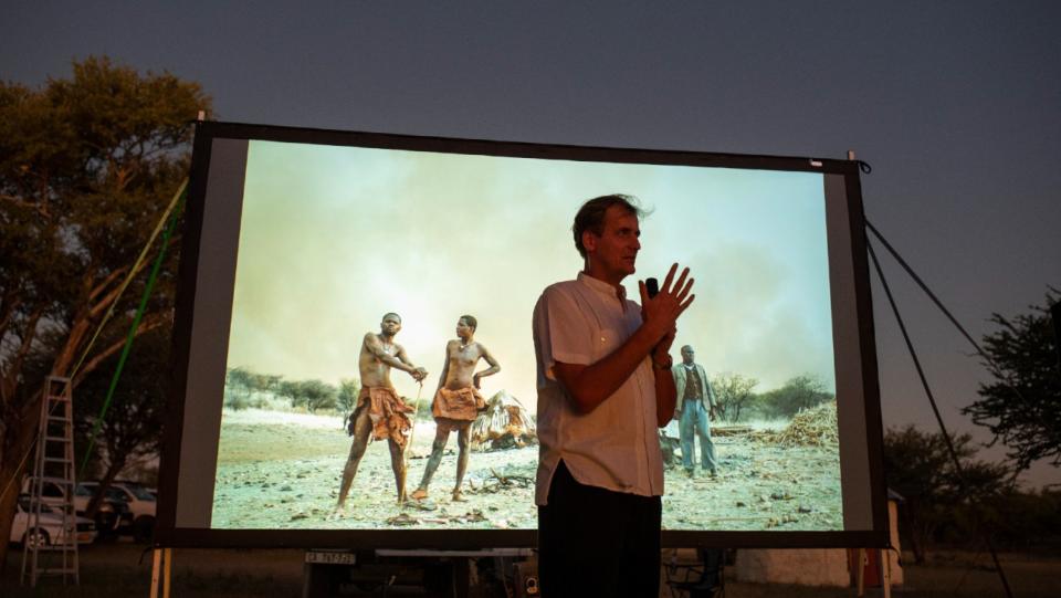Director Lars Kraume presenting his film at an open air screening in Otjihende, Namibia.