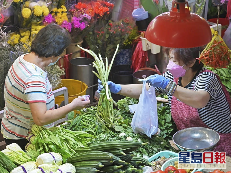 食環署繼續為街巿檔販等特定群組免費檢測。資料圖片