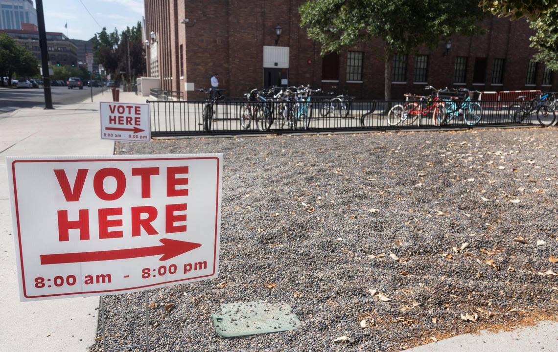 Signs point voters to the polling location at Boise High School in the election to decide Boise School District trustees on Sept. 6.